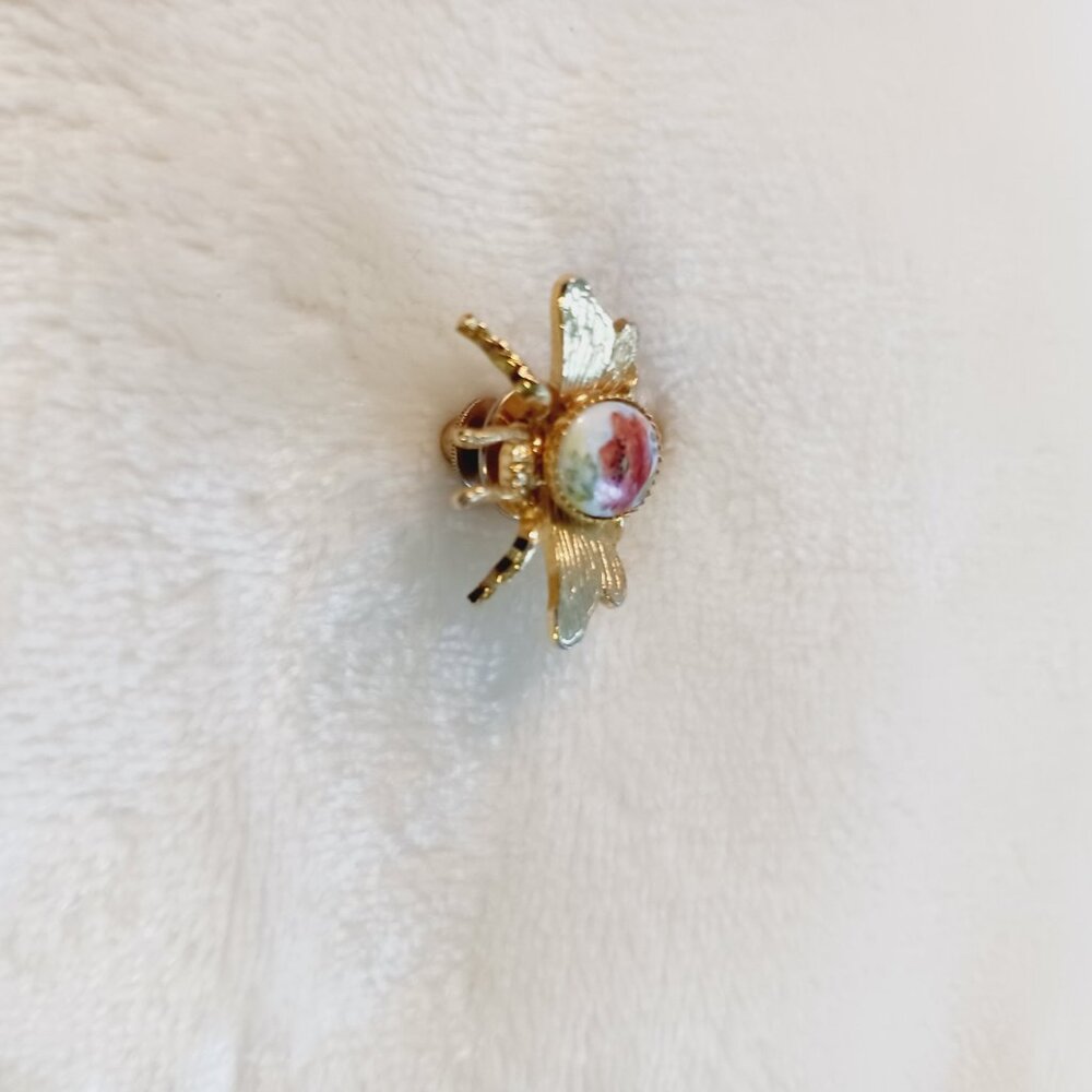 Vintage Gold Tone Bee Brooch Pin Hand-Painted Flower Body Initialed 1" Whimsical - Picture 8 of 10
